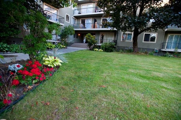 Park Crest in Burnaby, BC - Building Photo - Building Photo