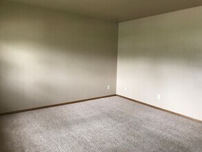 718-720 6th St NE in Watertown, SD - Building Photo - Building Photo