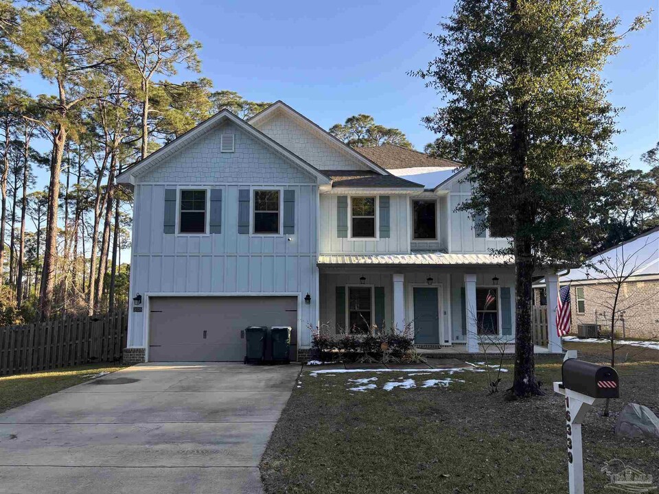 16339 Innerarity Point Rd in Pensacola, FL - Building Photo