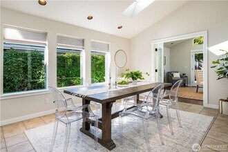 11056 SE 31st St in Bellevue, WA - Building Photo - Building Photo