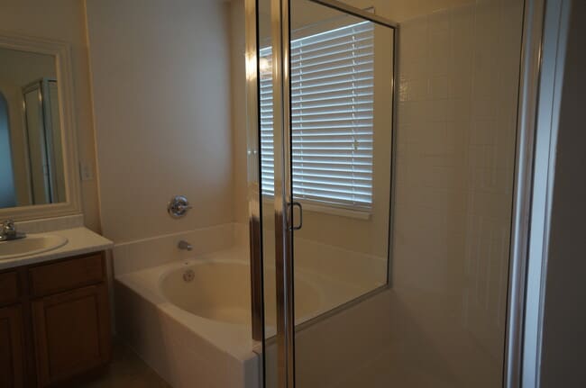 944 Longleaf Dr in North Salt Lake, UT - Building Photo - Building Photo