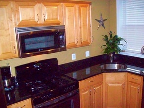 408 S Washington St in Baltimore, MD - Building Photo - Building Photo