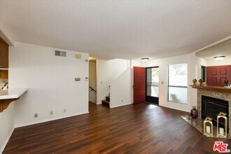 279 E Glenarm St in Pasadena, CA - Building Photo - Building Photo