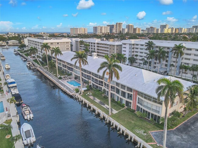 3051 NE 47th Ct in Fort Lauderdale, FL - Building Photo - Building Photo