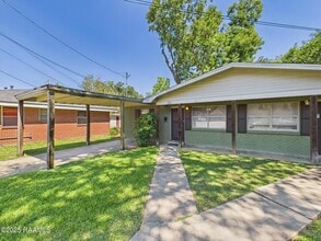 1618 W St Mary Blvd in Lafayette, LA - Building Photo - Building Photo