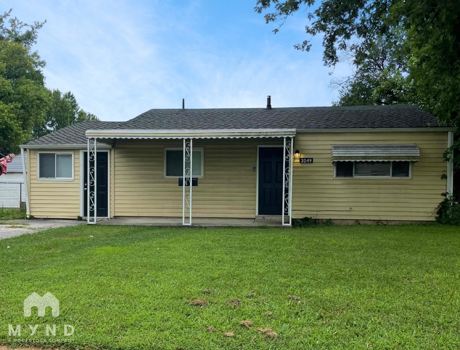 3049 Bluefield Dr in Columbus, OH - Building Photo