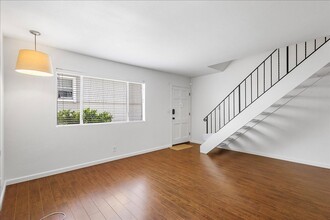 1545 Verdi St in Alameda, CA - Foto de edificio - Building Photo