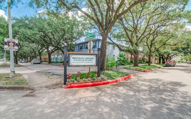5208 Arboles Dr in Houston, TX - Building Photo - Building Photo