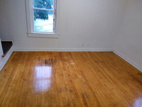 813 N Main St, Unit 813C N Main in Oshkosh, WI - Foto de edificio - Building Photo