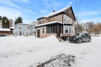 607 Tulip St in Liverpool, NY - Building Photo - Building Photo