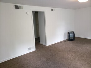 323 5th St, Unit 325 5th St. cheney wa in Cheney, WA - Foto de edificio - Building Photo