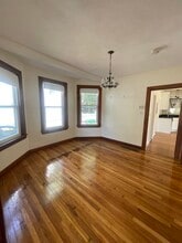 48 Chester Ave, Unit 1 in Medford, MA - Foto de edificio - Building Photo