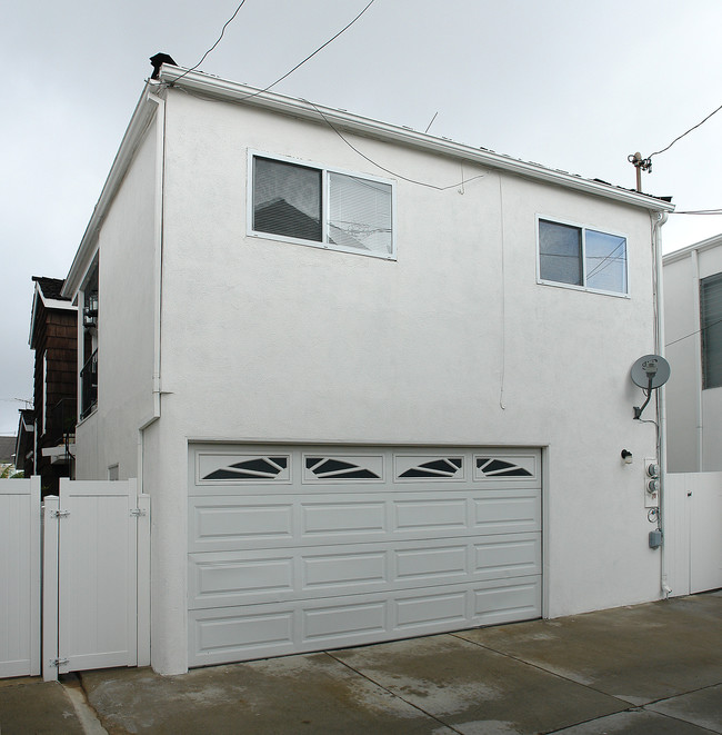 206 Pearl Ave in Newport Beach, CA - Building Photo - Building Photo