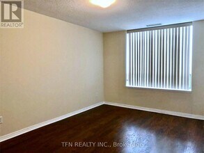 39 Oneida Crescent in Richmond Hill, ON - Building Photo - Building Photo