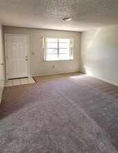 20045 Suncrest Dr in Brooksville, FL - Building Photo - Building Photo