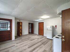 12 Main St in Highland, NY - Building Photo - Building Photo