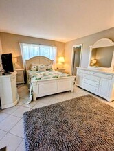 240 Sheffield J in West Palm Beach, FL - Building Photo - Building Photo