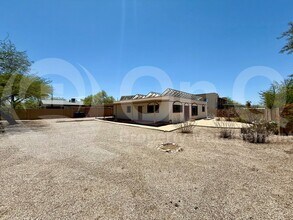 1303 N Walnut Blvd in Tucson, AZ - Building Photo - Building Photo