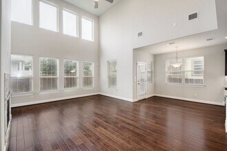 5644 Siragusa Dr in Bee Cave, TX - Building Photo - Building Photo
