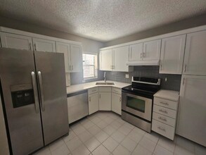 1913 Carambola Cir S in Coconut Creek, FL - Foto de edificio - Building Photo