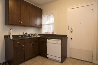 1024 Foster St in Evanston, IL - Building Photo - Building Photo