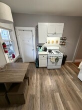 121 Hillside St, Unit 3 in Boston, MA - Foto de edificio - Building Photo