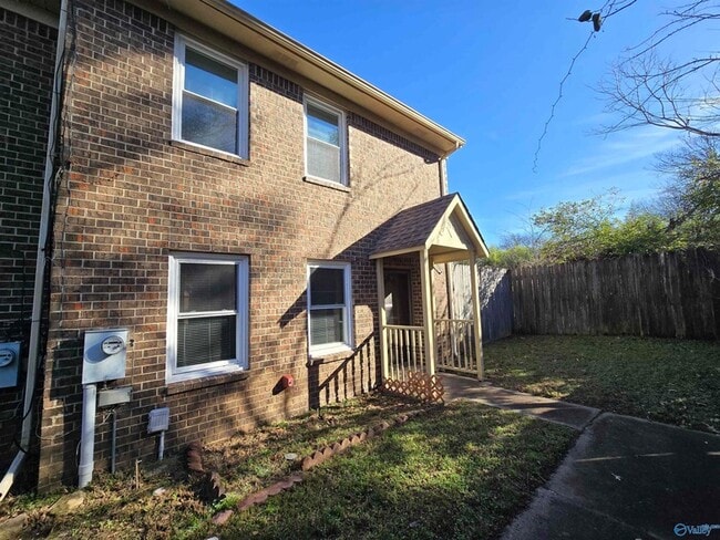 property at 11539 Jade Ln SE