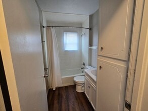 1014 Arlington Ct in Davenport, IA - Building Photo - Building Photo