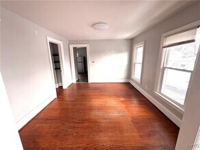 90 Washington St in Auburn, NY - Building Photo - Building Photo