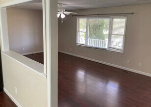 324 Microwave Tower Rd in Roseboro, NC - Building Photo - Building Photo