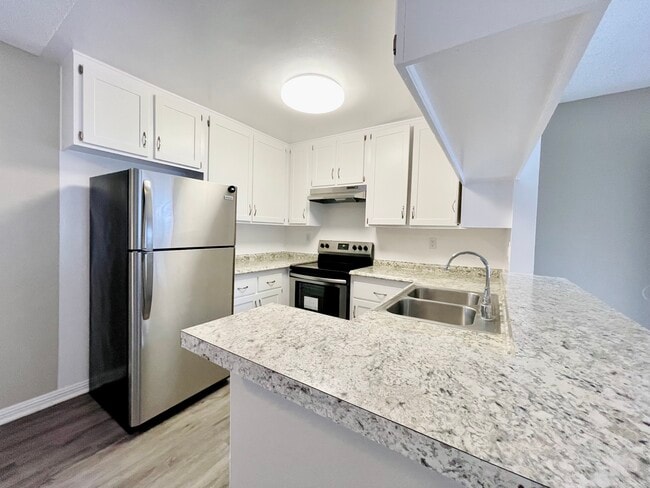 Sycamore Pines Apartments