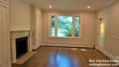 1712 Beacon St, Unit 11 in Brookline, MA - Building Photo - Building Photo