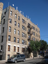 31-06 42nd St in Long Island City, NY - Building Photo - Building Photo