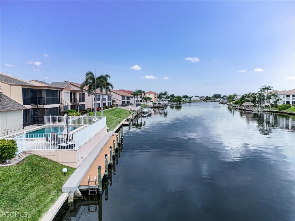 3722 SE 12th Ave in Cape Coral, FL - Building Photo