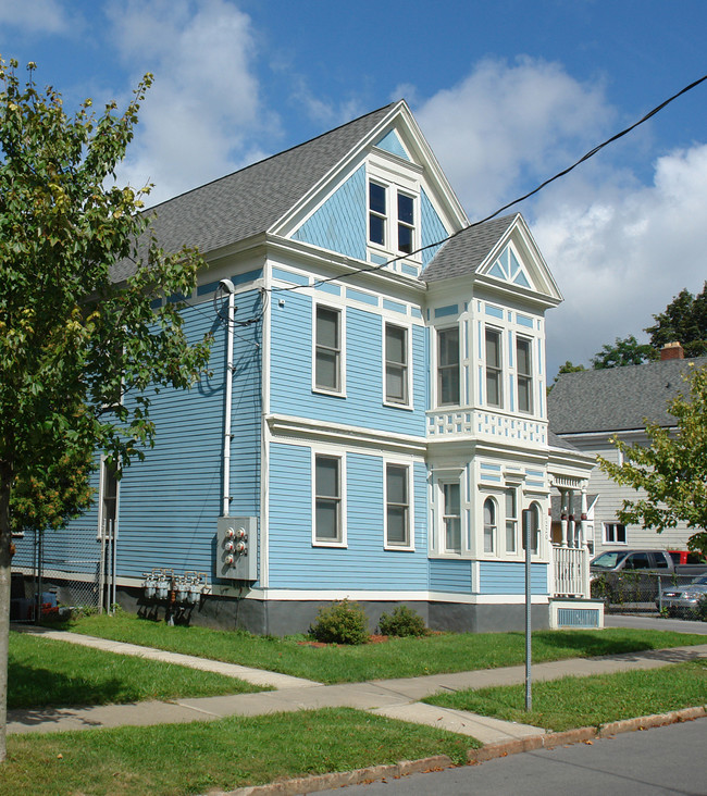 1220 Kemble St in Utica, NY - Foto de edificio - Building Photo