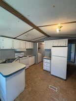 1003 George St in Waycross, GA - Building Photo