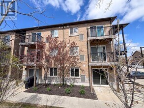 185 Windale Crescent in Kitchener, ON - Building Photo - Building Photo