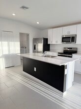 12216 Sydney Ct in Lehigh Acres, FL - Building Photo - Building Photo