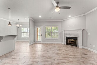 2302 S Aspen St in Siloam Springs, AR - Building Photo - Building Photo