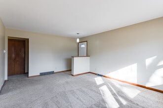 1131 Johnston Dr in Aurora, IL - Building Photo - Building Photo