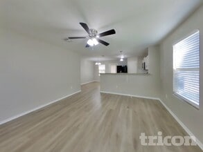 6647 Hartnet Fields in Converse, TX - Building Photo - Building Photo