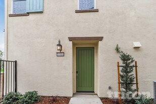 10464 Barrena Lp in Elk Grove, CA - Building Photo