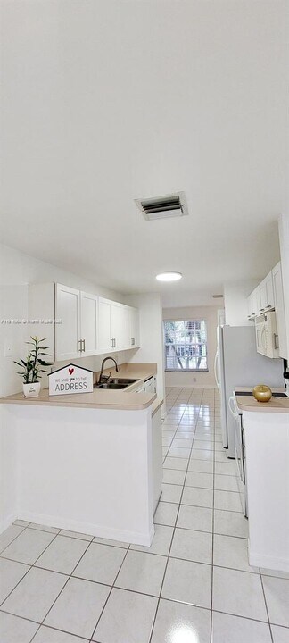 2280 NW 171st Terrace in Pembroke Pines, FL - Building Photo