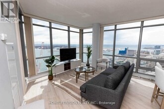 5 Mariner Terrace in Toronto, ON - Building Photo - Building Photo