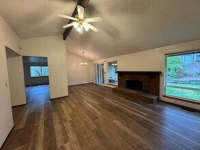 29523 4th Ave S in Federal Way, WA - Building Photo - Building Photo