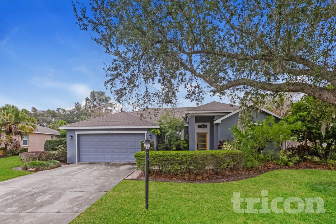 3012 Forest Hammock Dr in Plant City, FL - Building Photo