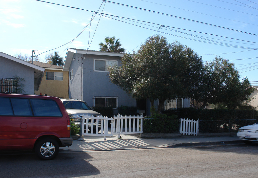 108 Seaward Ave in San Ysidro, CA - Building Photo