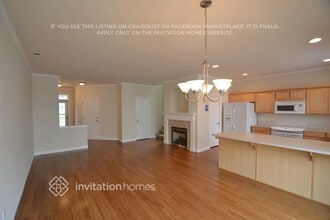 6206 Park St E, Unit 6300-106 in Fife, WA - Foto de edificio - Building Photo