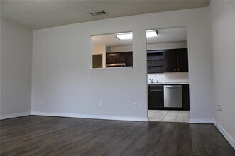 1819 N Alexander St in Sherman, TX - Building Photo - Building Photo