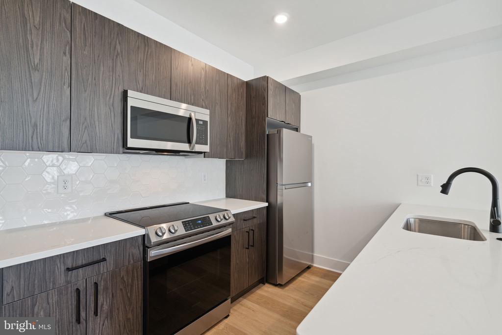 1419 W Grange Ave in Philadelphia, PA - Building Photo